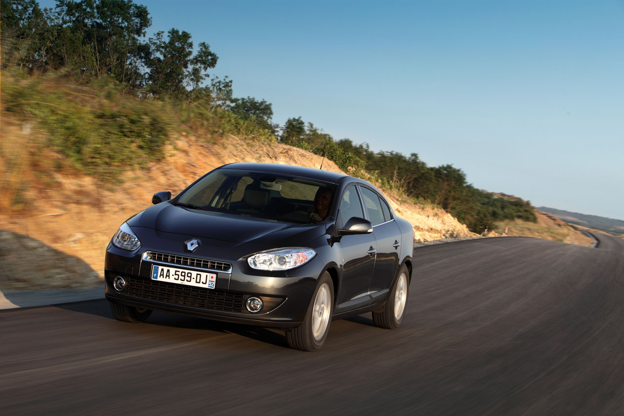 Бампер передний renault fluence