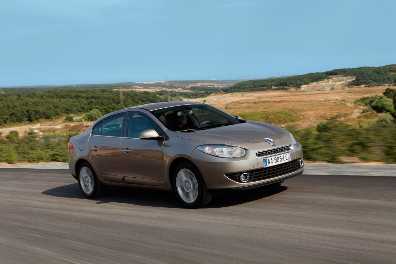 Бампер передний renault fluence